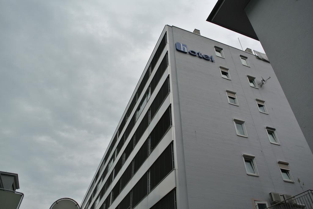 Hotel Station زوج المظهر الخارجي الصورة